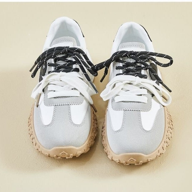 Women's sporty sneakers with innovative cushioning system and flexible outsole Mune Fashion