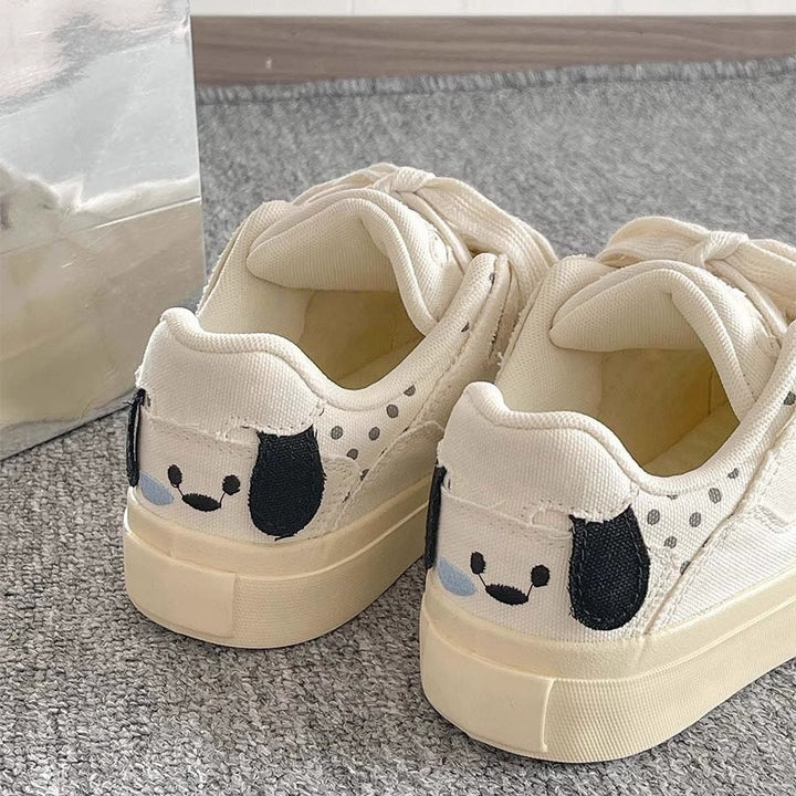 Women Comfortable Sneakers with Thick Platform and Playful Lace-Up System Mune Fashion