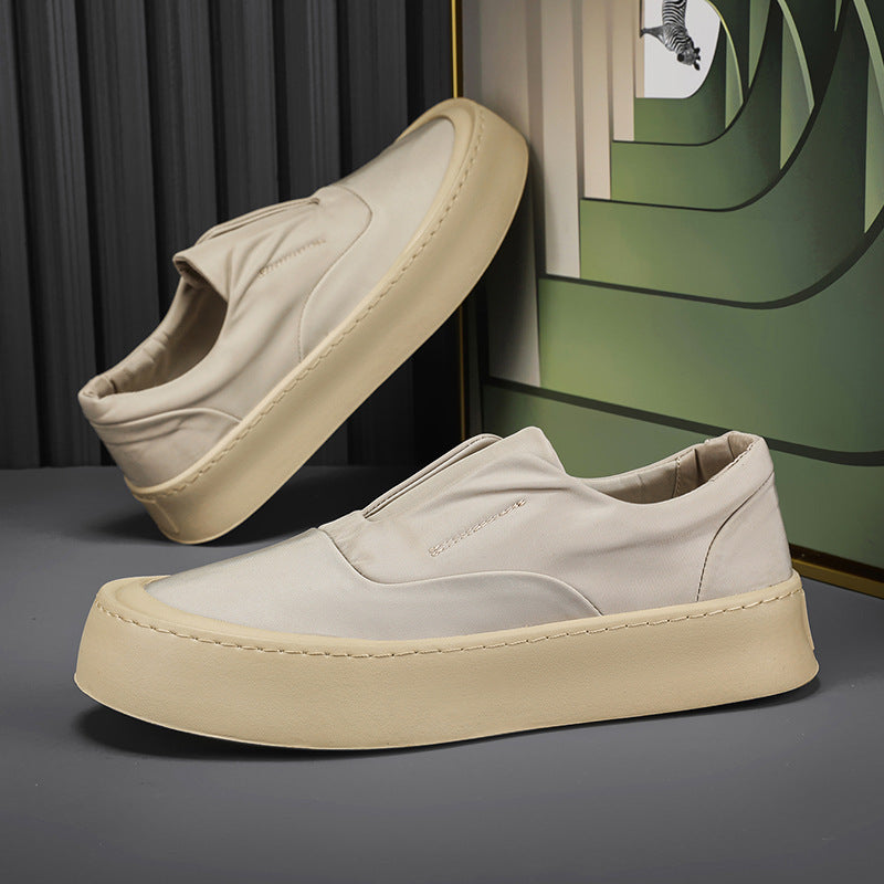 Women's platform slip-on sneaker with elastic slip-on fit and thick rubber platform sole Mune Fashion