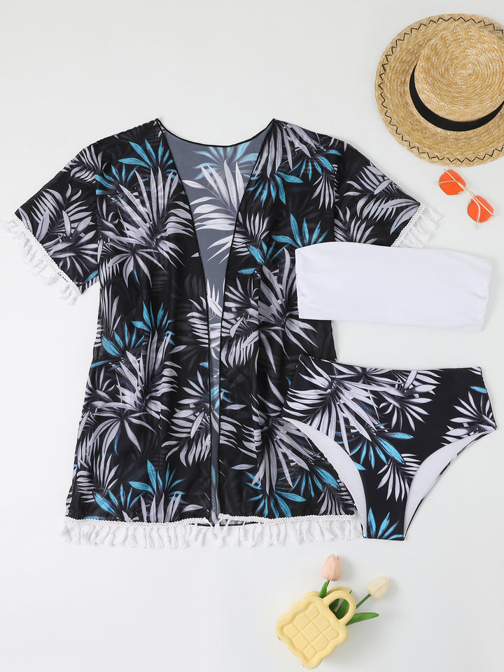 Ladies elegant beach outfit with floral cover-up and matching bikini Mune Fashion