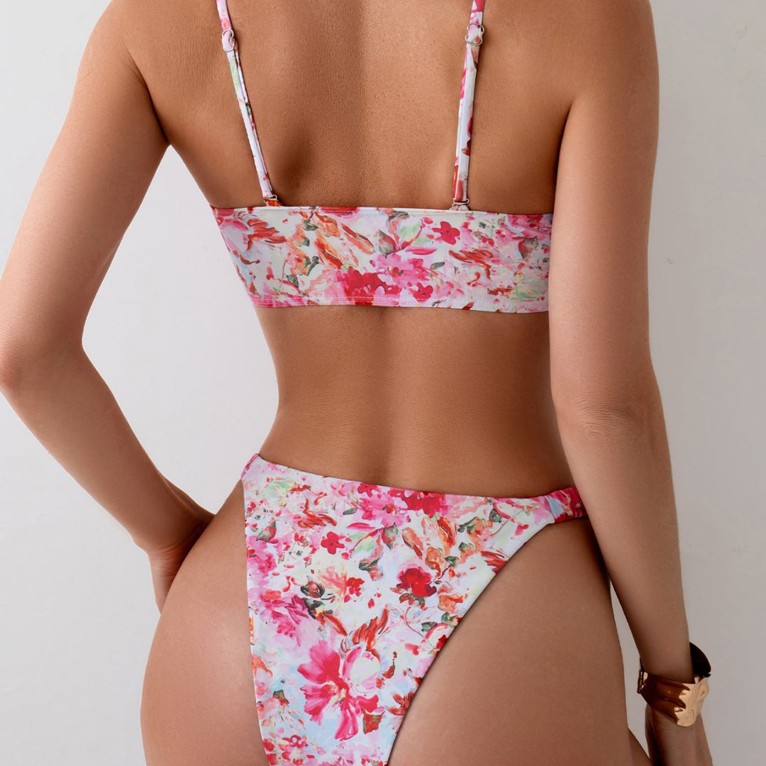 Women's fashionable bikini with adjustable straps and gathering Mune Fashion
