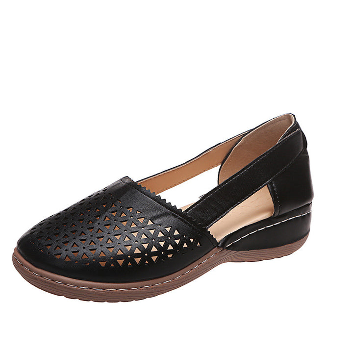 Women's perforated slipper pumps with side cut-outs, elastic heel strap, and cushioning comfort sole Mune Fashion