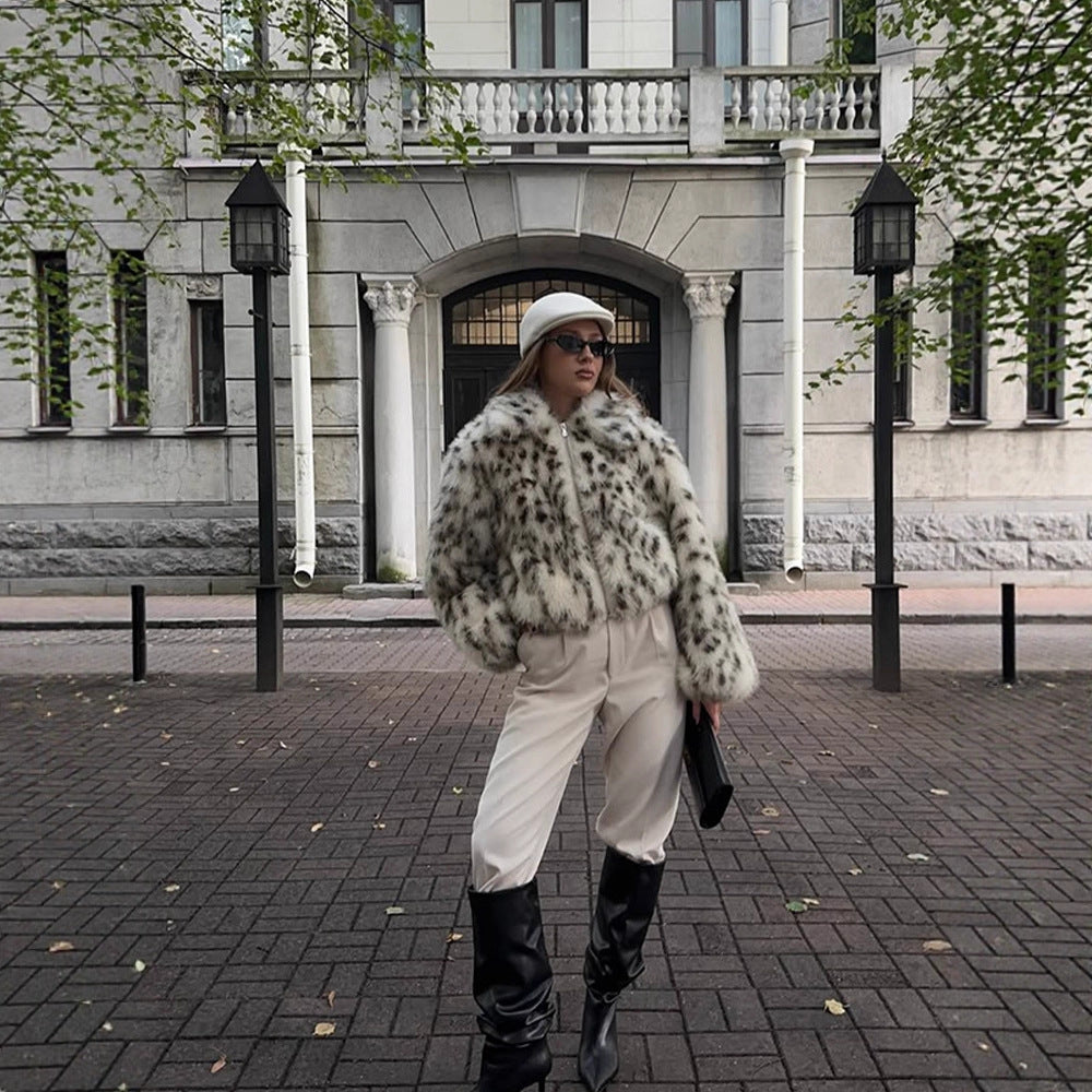 Women’s Short Bomber Jacket made of Faux Fur with Dalmatian Pattern and Stand-Up Collar Mune Fashion