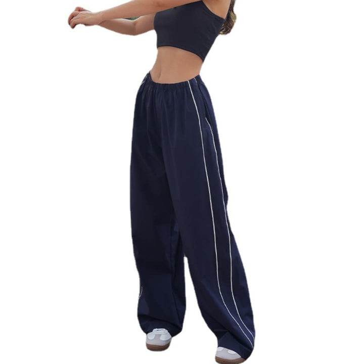 Ladies Sporty Pants with A Wide Cut and Elastic Waistband Mune