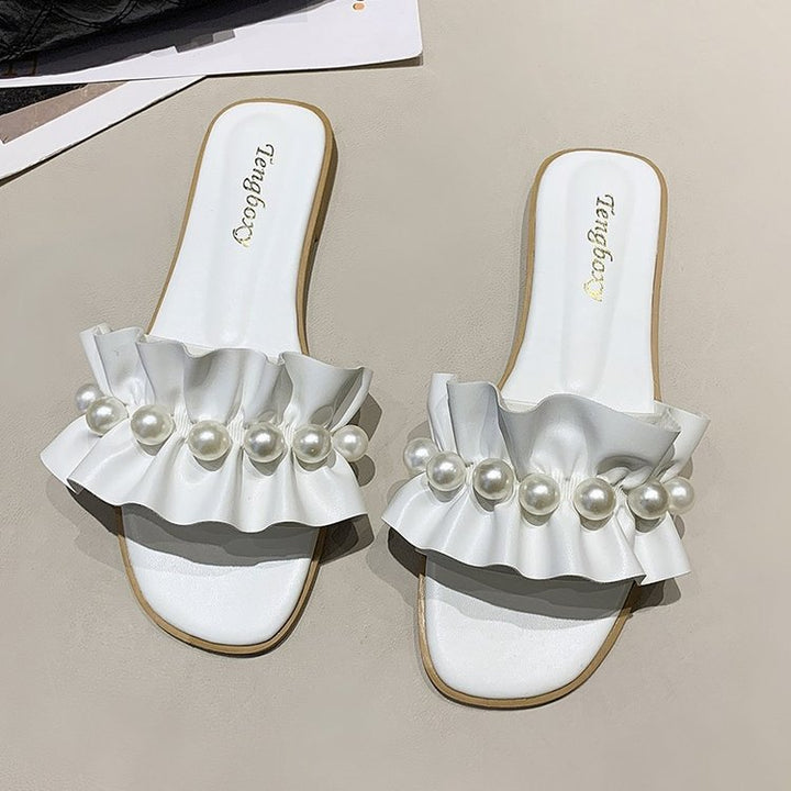 Ladies' ruffled slide sandals with pearl application and square toe Mune Fashion