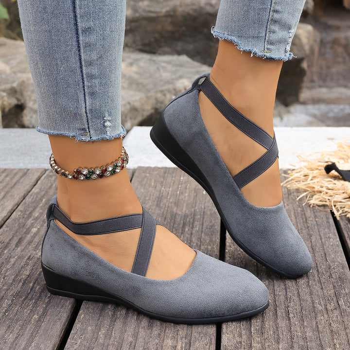 Ladies' wedge ballet flats with crisscross elastic straps and soft memory footbed Mune Fashion