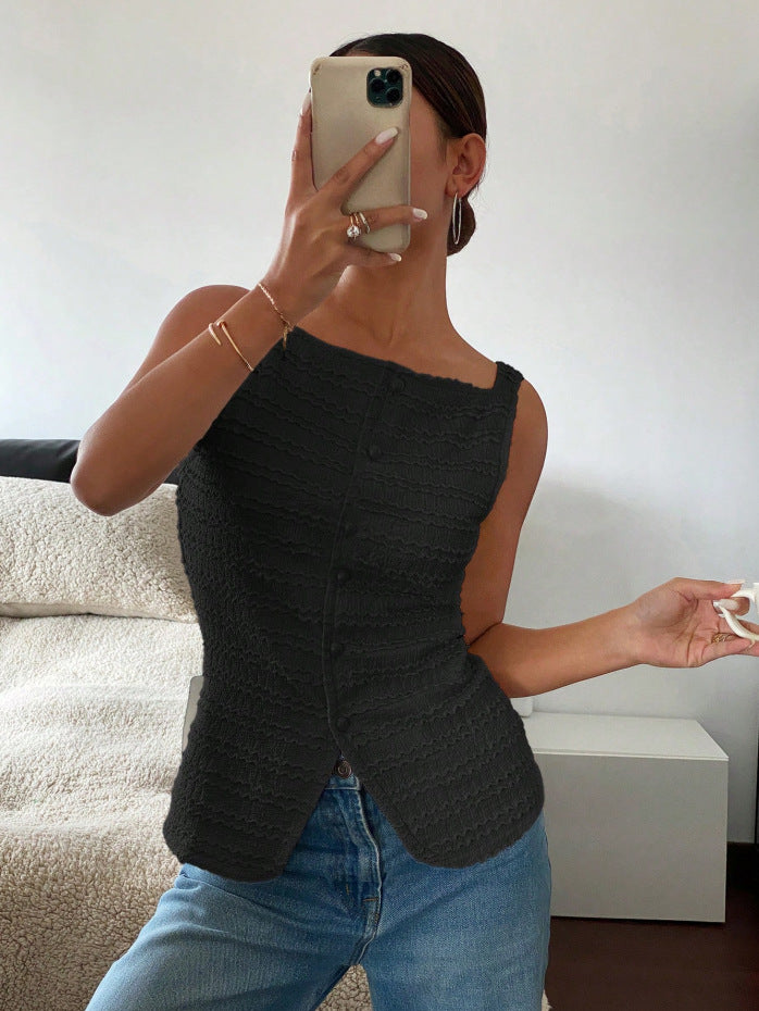 Women's sleeveless structured top with decorative button placket and front slit Mune Fashion