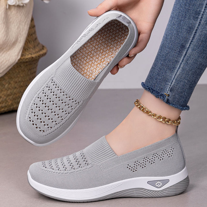 Ladies seamless breathable knit slip-on comfort walking shoe Mune Fashion
