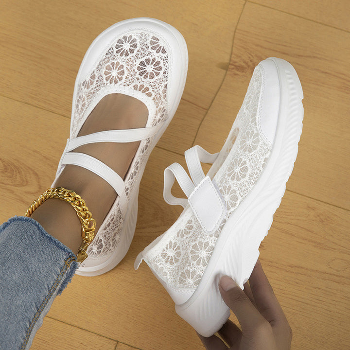 Women's ballerina sneaker with floral lace surface and cushioning platform sole Mune Fashion