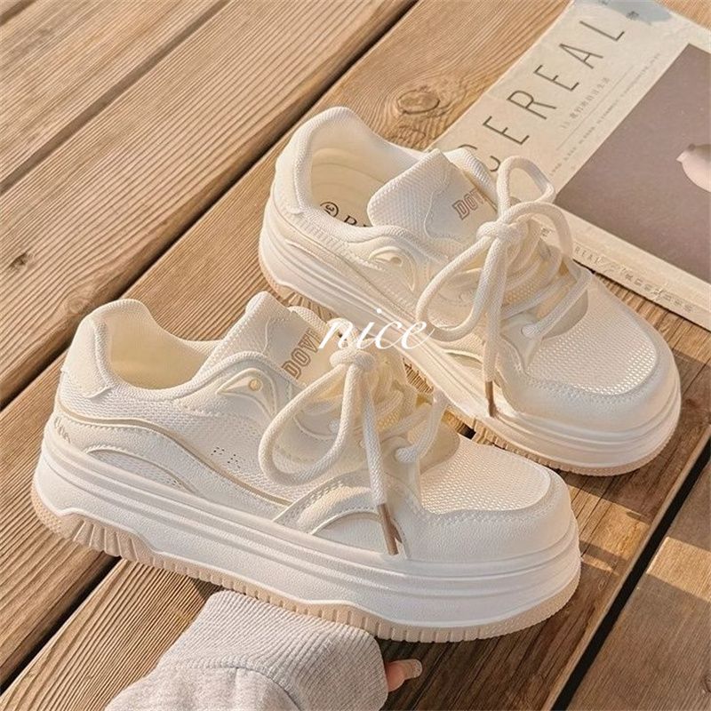Women Minimalist Platform Sneakers with Padded Comfort Collar and Treaded Wedge Sole Mune Fashion