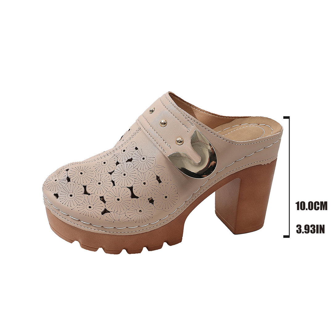 Women's platform clogs with floral perforation pattern, decorative metal buckle and high block heel Mune Fashion