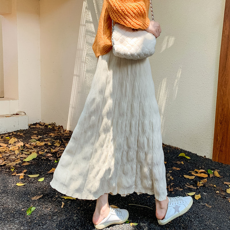 Women's long, elegant knitted skirt with fine wave pattern Mune Fashion