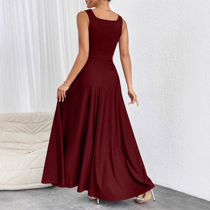 Elegant women's maxi dress with soft cut & square neckline | Mune Fashion