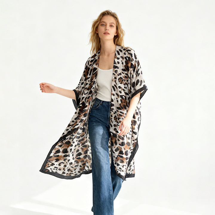 Women's Lightweight Viscose Kimono Wrap in Oversized Cut with Leopard Jacquard Fabric