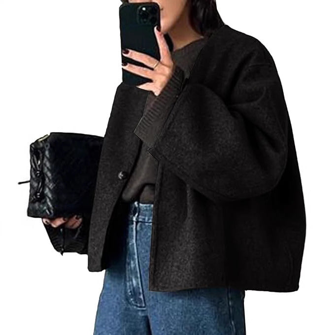 Women's cropped oversized wool jacket with boxy cut and single-button closure Mune Fashion