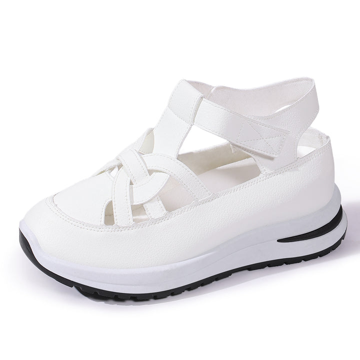 Women's sporty platform sandals with closed toe cap, crossed straps, and adjustable heel strap Mune Fashion