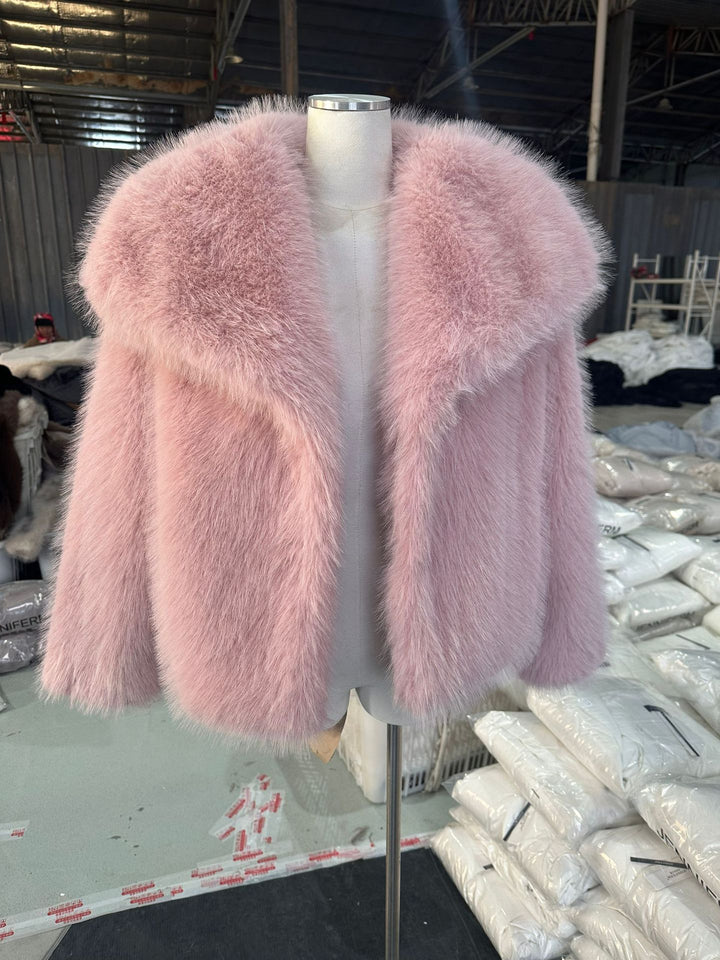 Women's short bolero in boxy cut made of vegan shaggy faux fur with XXL shawl collar Mune Fashion