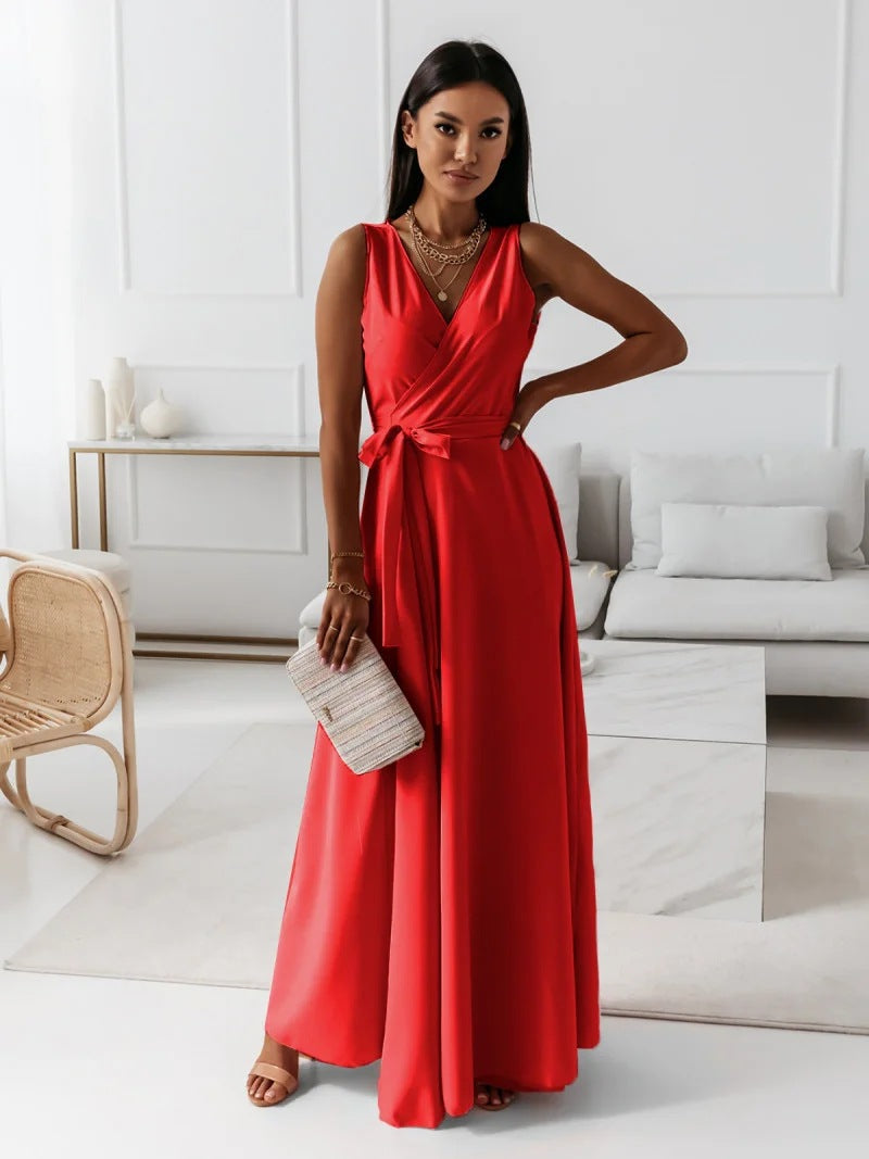 Mune | Elegant Long Women's Dress with V-Neck