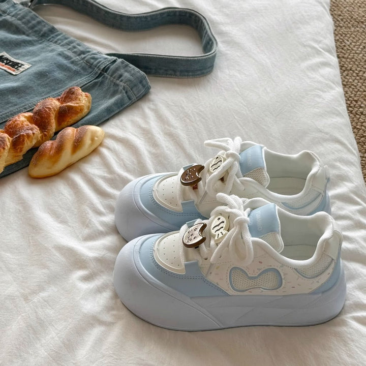 Women's Comfortable Sneakers with Playful Applications Mune Fashion