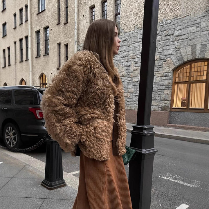 Women's short jacket made of curly teddy faux fur with oversized cut Mune Fashion