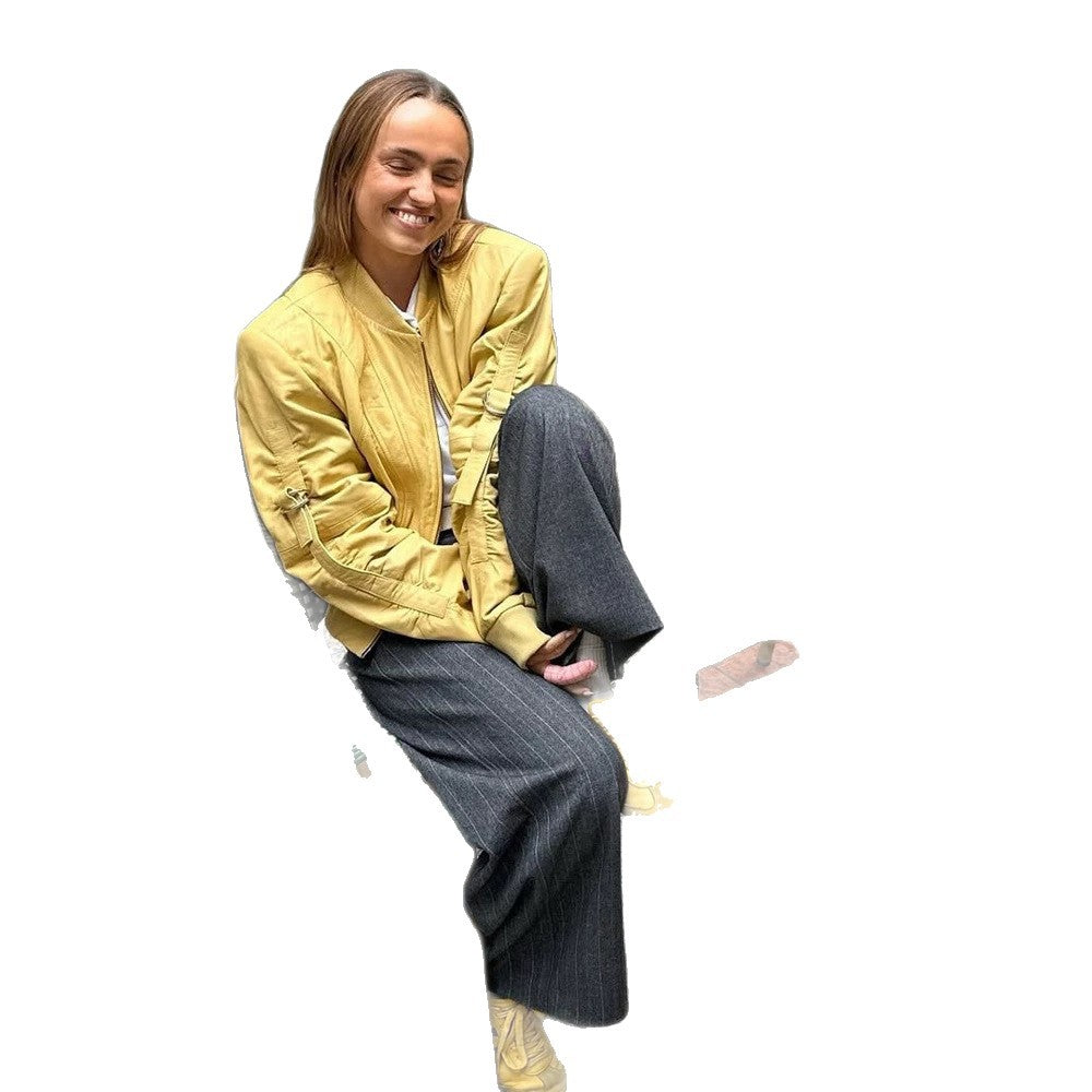 Women's short bomber jacket in boxy cut with distinctive seam details, zipper pockets and ribbed cuffs Mune Fashion