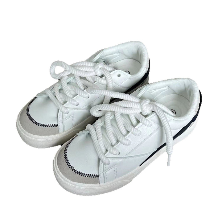 Ladies Sports Sneakers with robust upper material and classic design Mune Fashion