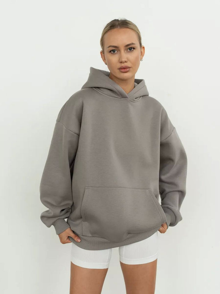 Women's Cozy Oversized Hoodie with Kangaroo Pocket Mune