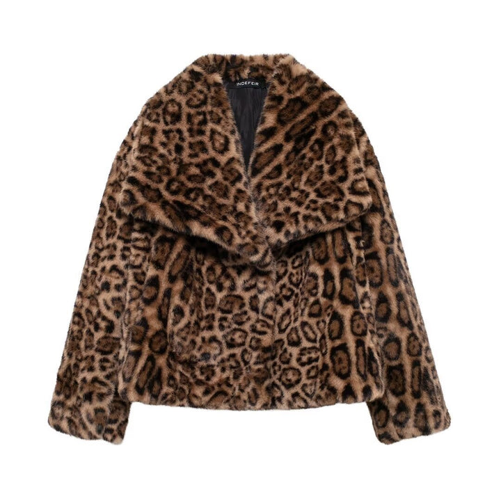 Ladies nan short faux fur jacket with animal pattern, V-neck and fitted silhouette Mune Fashion