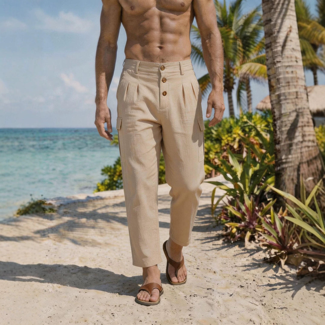 Men's pleated cargo pants with button closure, applied cargo pockets, and cropped leg Mune Fashion