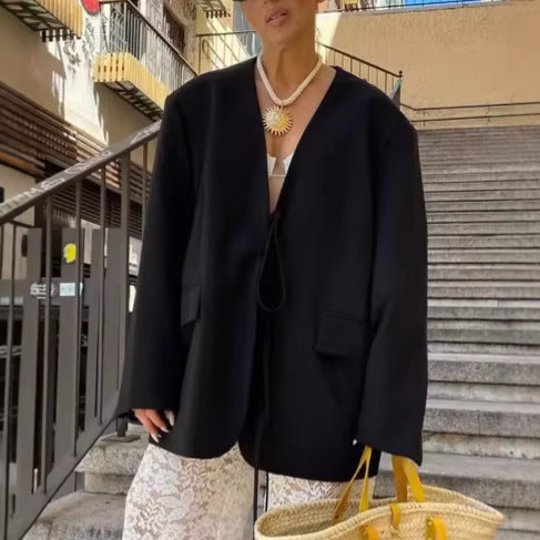 Women nan boxy blazer with deep V-neck, tie belt closure and flap pockets Mune Fashion
