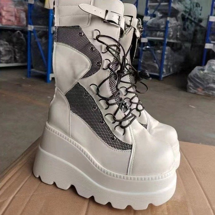 Women’s ankle-high platform biker ankle boots with lacing, decorative ring and double straps Mune Fashion