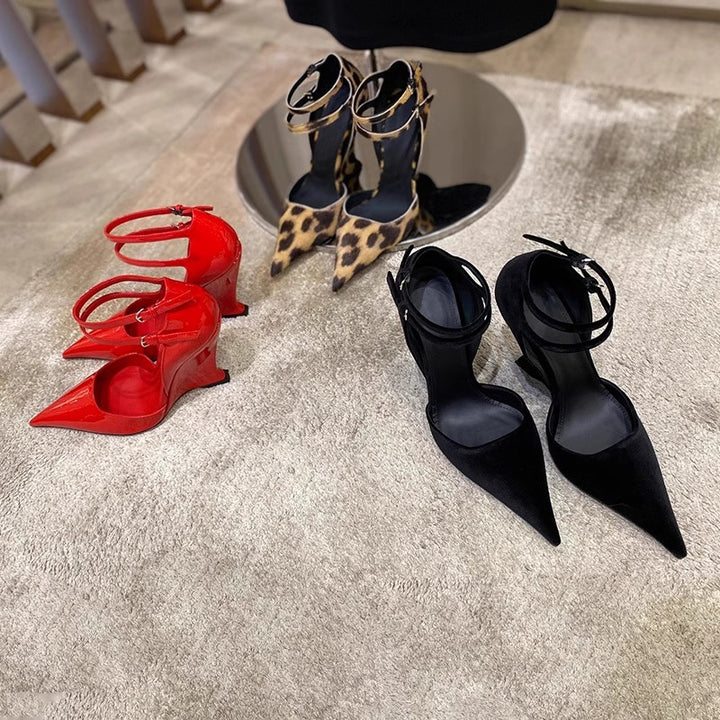Women pointed toe patent pumps in Mary Jane style with double ankle strap and sculpted kitten heel Mune Fashion