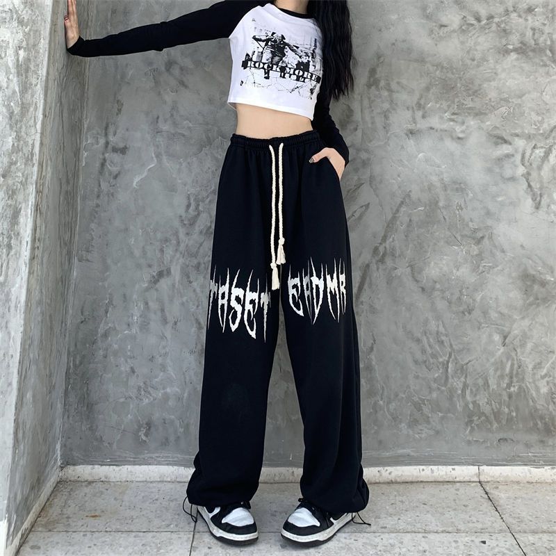 Women's oversized sweatpants with drawstring and Gothic print Mune Fashion