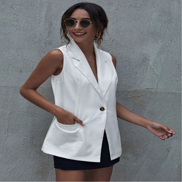 Women's sleeveless long blazer vest in tailoring with single-button closure and patch pockets Mune Fashion