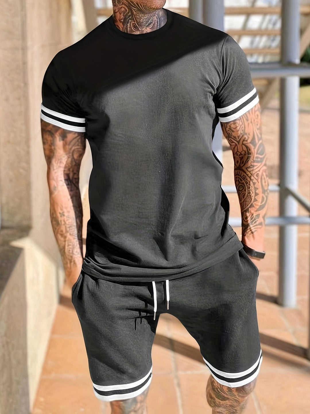 Men's sporty lounge set made of high-quality cotton blend with fitted short-sleeve shirt and drawstring shorts with contrasting cuffs Mune Fashion