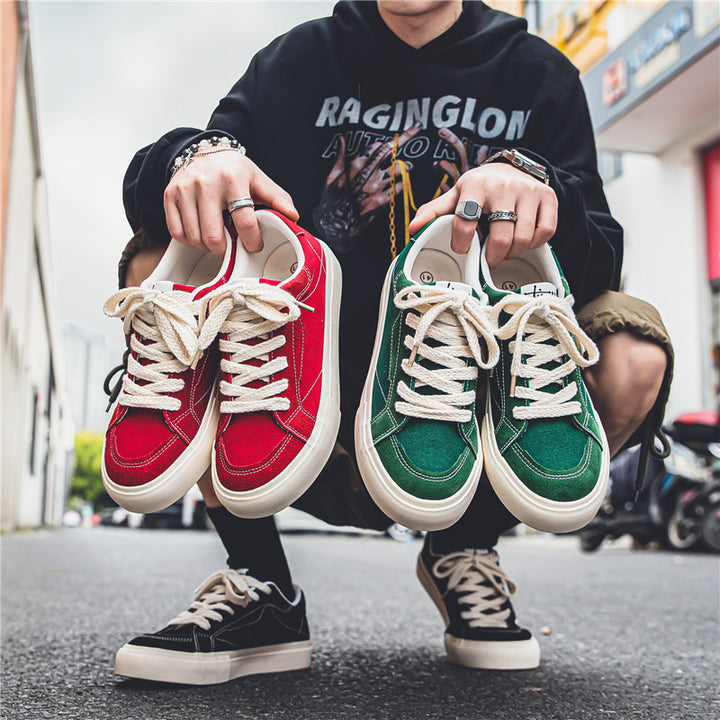 Unisex Low-Top Canvas Sneaker with reinforced seams, padded comfort collar, and vulcanized rubber sole Mune Fashion