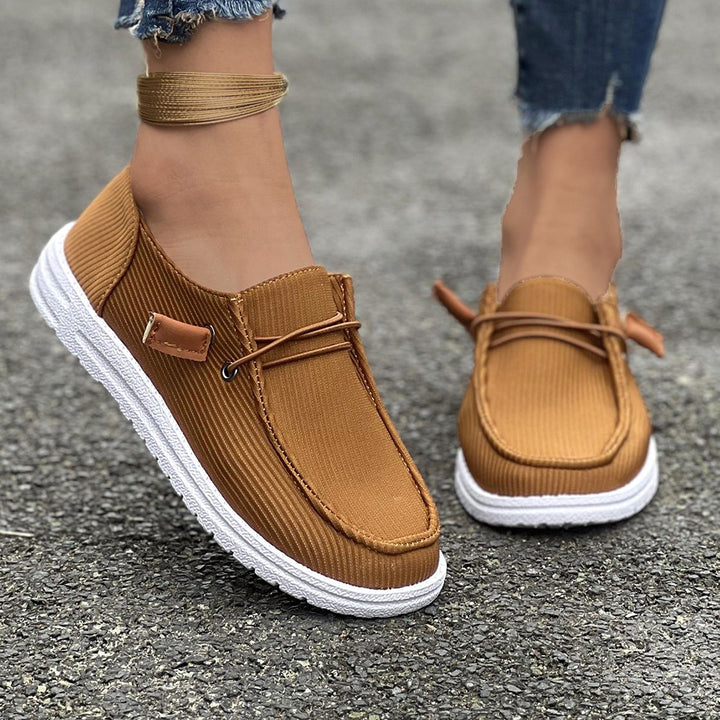 Ladies corduroy slip-on sneakers with light rubber sole and elastic lace-up Mune Fashion