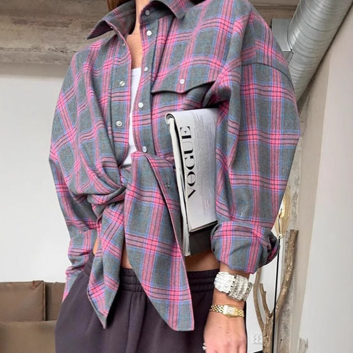 Women's Checkered Oversized Flannel Shirt Blouse with Snap Button Placket and Shirt Collar Mune Fashion