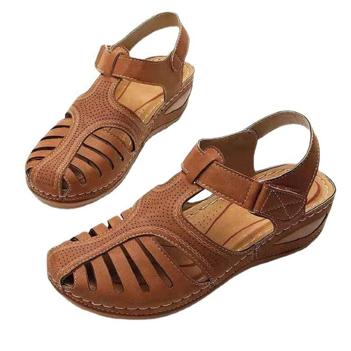 Women's Comfortable orthopedic sandal with closed toe area and adjustable Velcro closure Mune Fashion