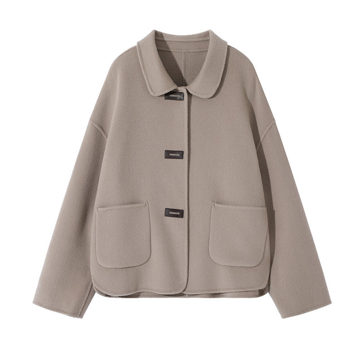 Ladies short coat made of wool blend with shirt collar, boxy silhouette and side pockets Mune Fashion