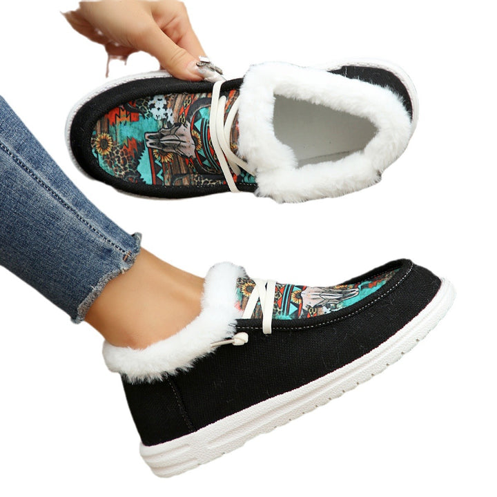 Women's Insulated Moccasin Slippers with Ethno Embroidery and Faux Fur Collar Mune Fashion