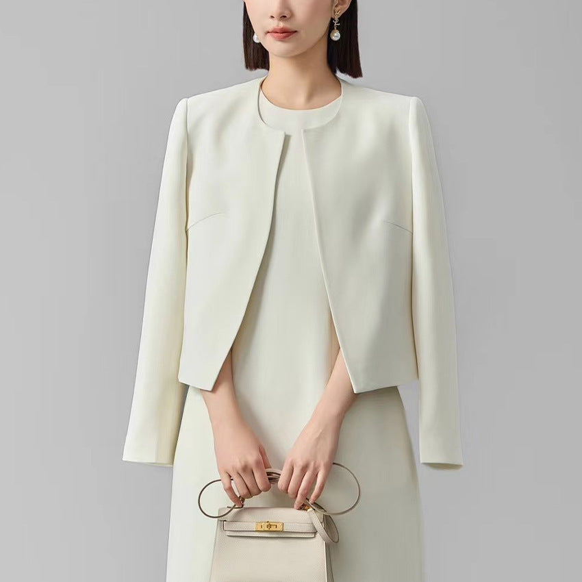 Women's Collarless Short Blazer with Concealed Front Placket and Slightly Tapered Silhouette Mune Fashion
