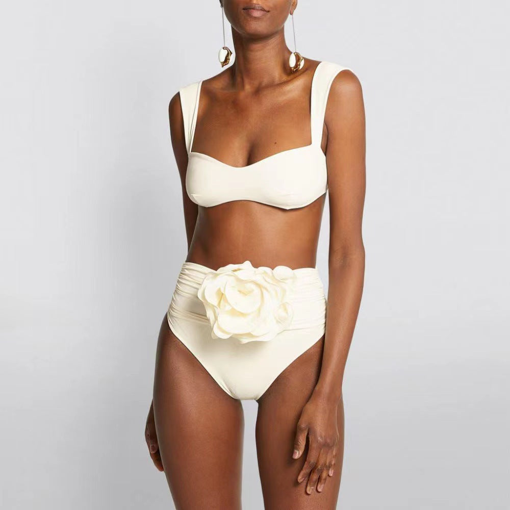 Women's Elegant Bikini Cut with Floral Detail Mune Fashion