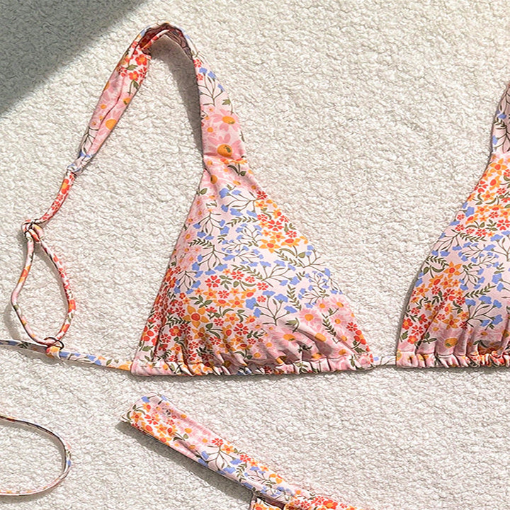Women's triangle bikini with floral patterns and adjustable straps Mune Fashion