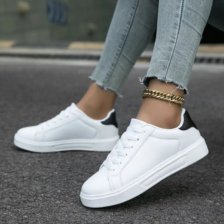 Women's nano minimalist sneakers in vegan leather look with padded comfort sole Mune Fashion