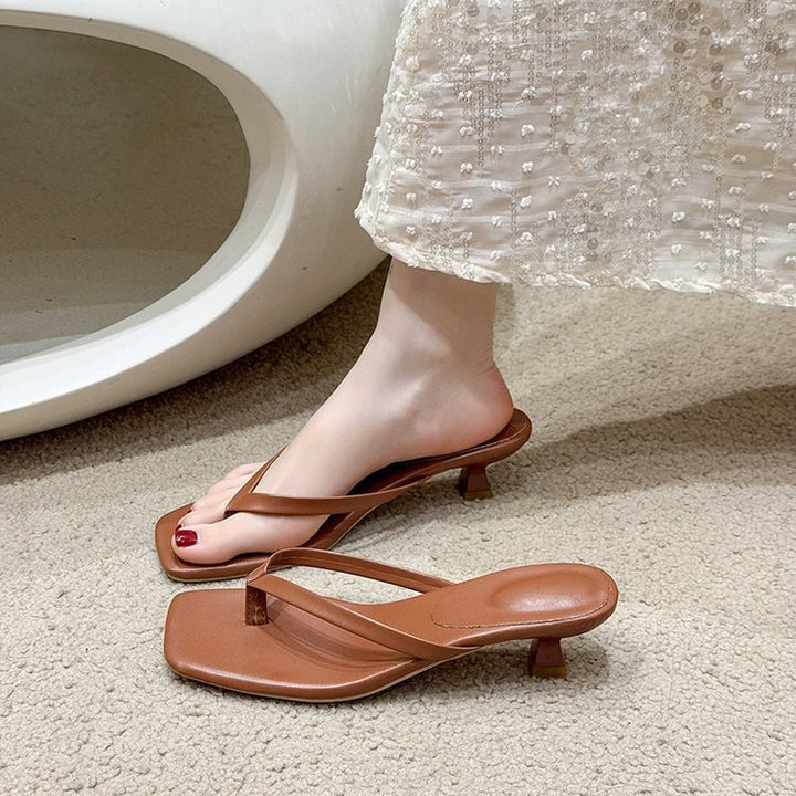 Women's leopard print thong sandals with short block heel and square toe Mune Fashion