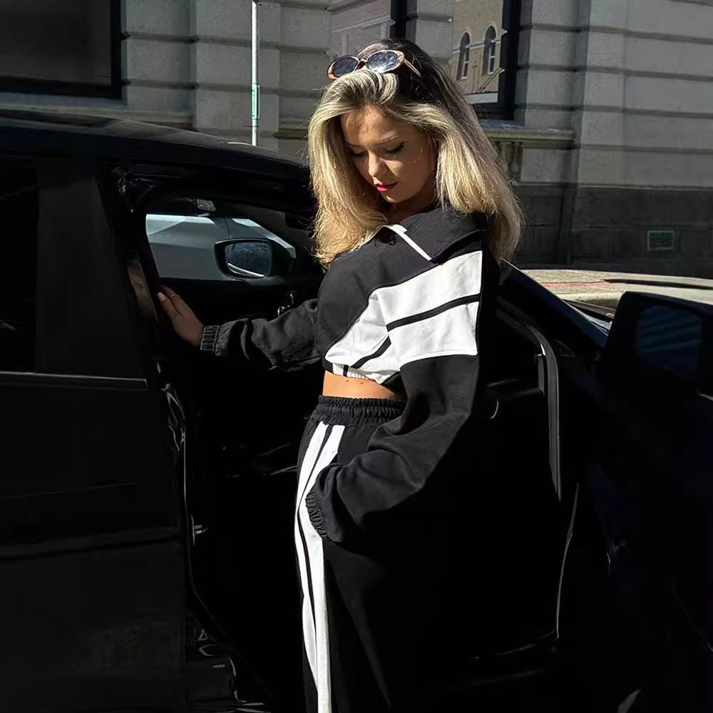 Women's casual sweat lounge set with half zip, drawstring waistband and contrast stripes Mune Fashion