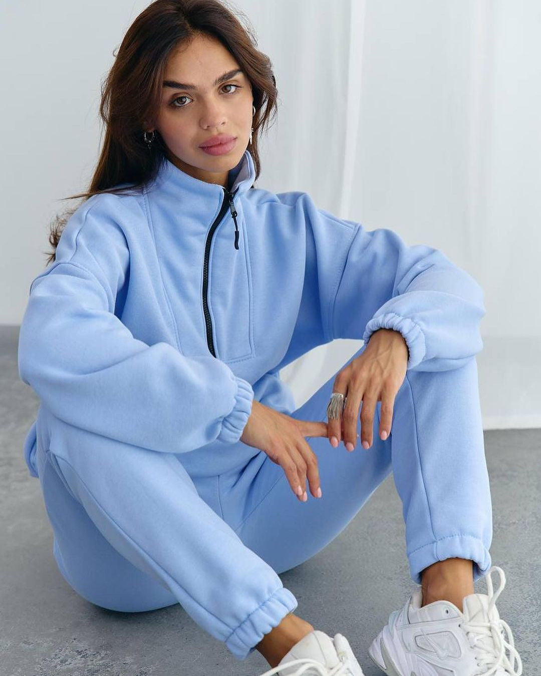 Women's athleisure two-piece set made of thick French terry with a high collar, half zipper, and drawstring pants Mune Fashion