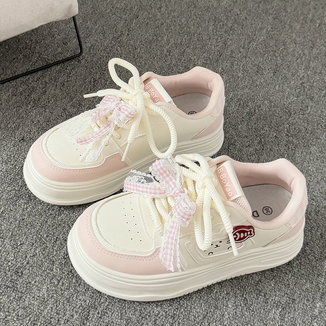 Women’s sporty sneakers with playful cat motif and comfortable cushioning Mune Fashion