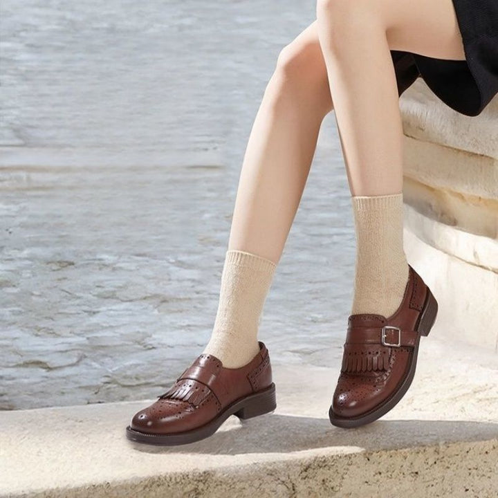 Women's loafers in brogue look with fringed cap and adjustable buckle Mune Fashion
